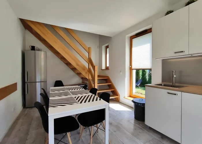 דירה Chabrow 4, Dom 2