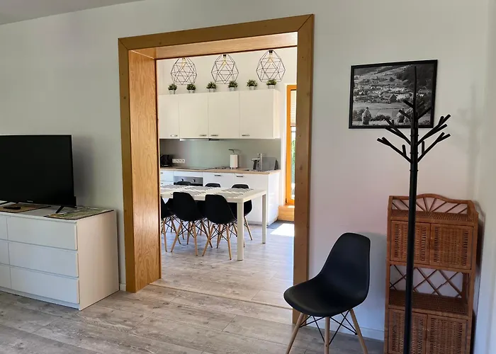 דירה Chabrow 4, Dom 2 *