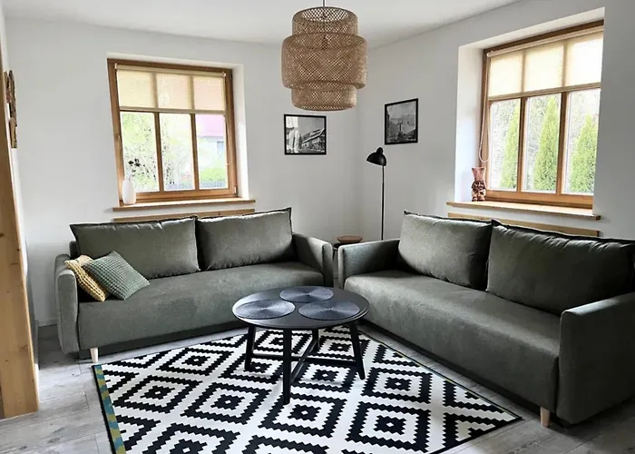 דירה Chabrow 4, Dom 2 *